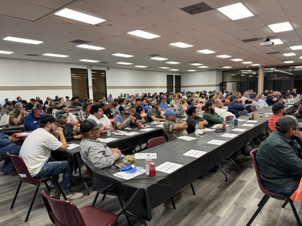 Hundreds of plumbers at the TSBPE's San Antonio Townhall.